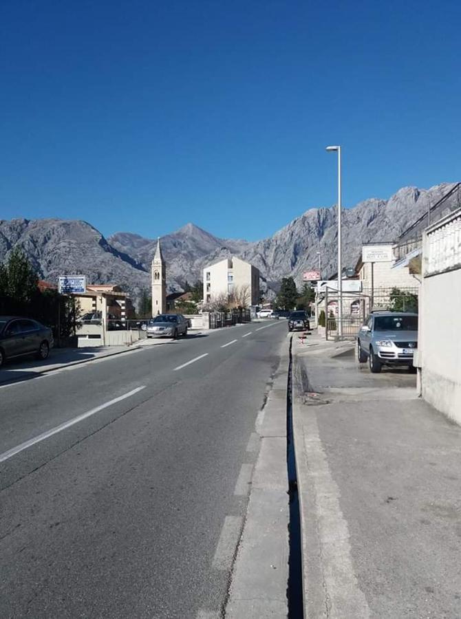 Apartment Deki Studio Kotor Exteriör bild