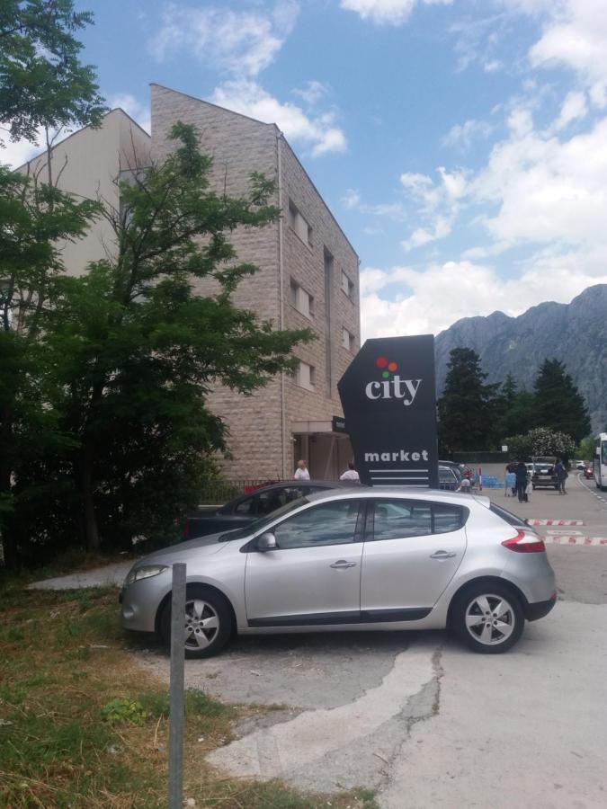 Apartment Deki Studio Kotor Exteriör bild