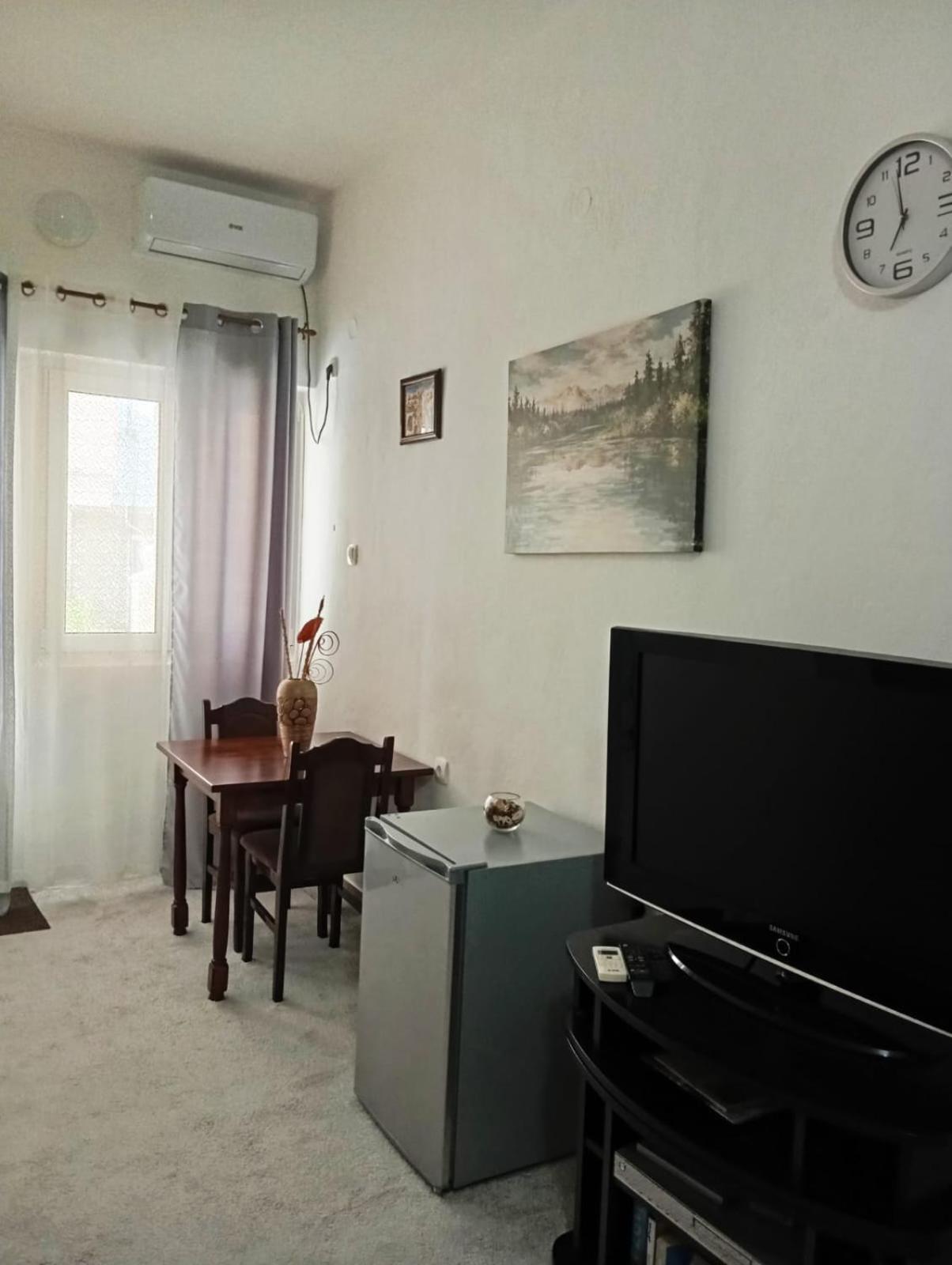 Apartment Deki Studio Kotor Exteriör bild