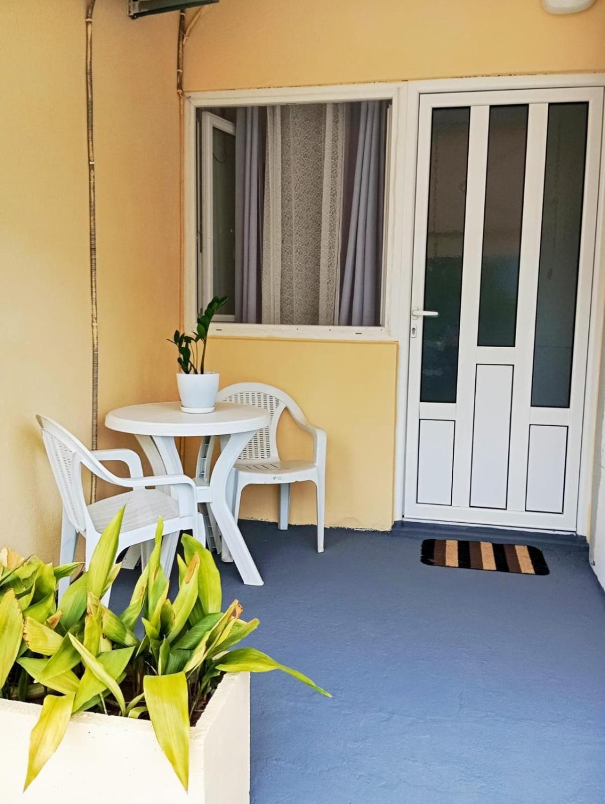 Apartment Deki Studio Kotor Exteriör bild