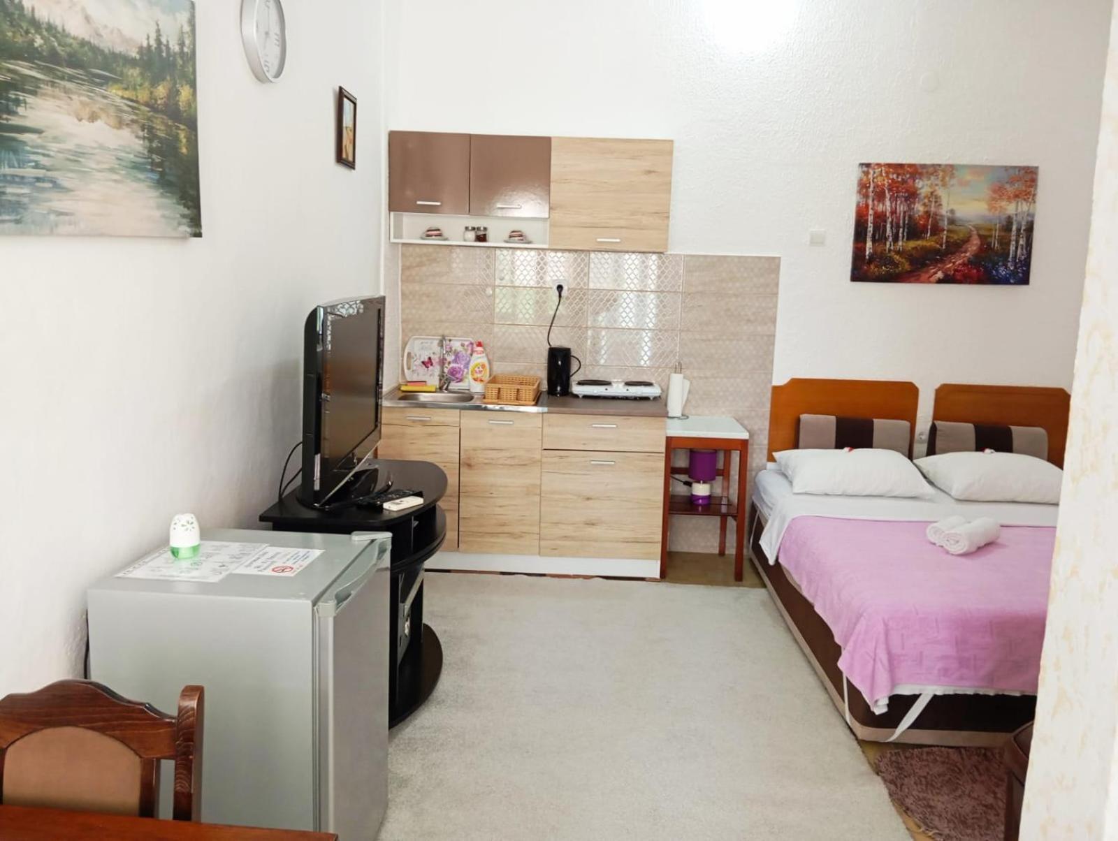 Apartment Deki Studio Kotor Exteriör bild